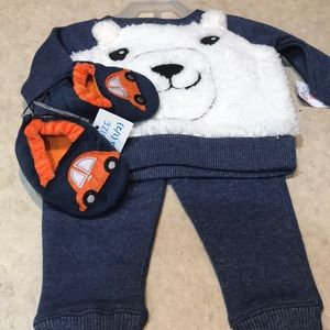 3/6 months polar bear outfit w car slippers